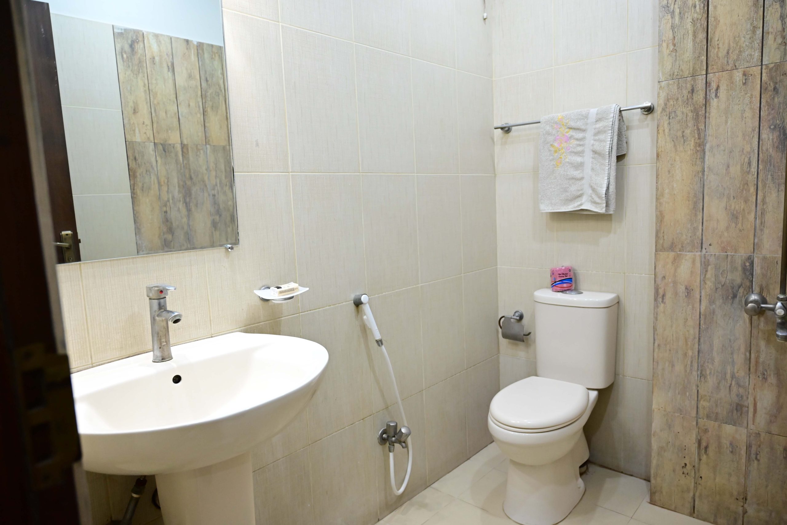 Best hotels in Islamabad | Hotel rooms in Rawalpindi and Islamabad | apartments in Islamabad | apartments in Rawalpindi | apartments on rent in Rawalpindi | apartments in Islamabad | bahria town apartments | Bahria town hotel rooms | rooms on rent | Islamabad Hotels | Raamda Hotel | Serina Hotel | Marriott Hotel | booking.com | Airbnb in Islamabad | Islamabad Bahria town air bnb | Luxurious Landing |Rawalpindi Hotel Rooms