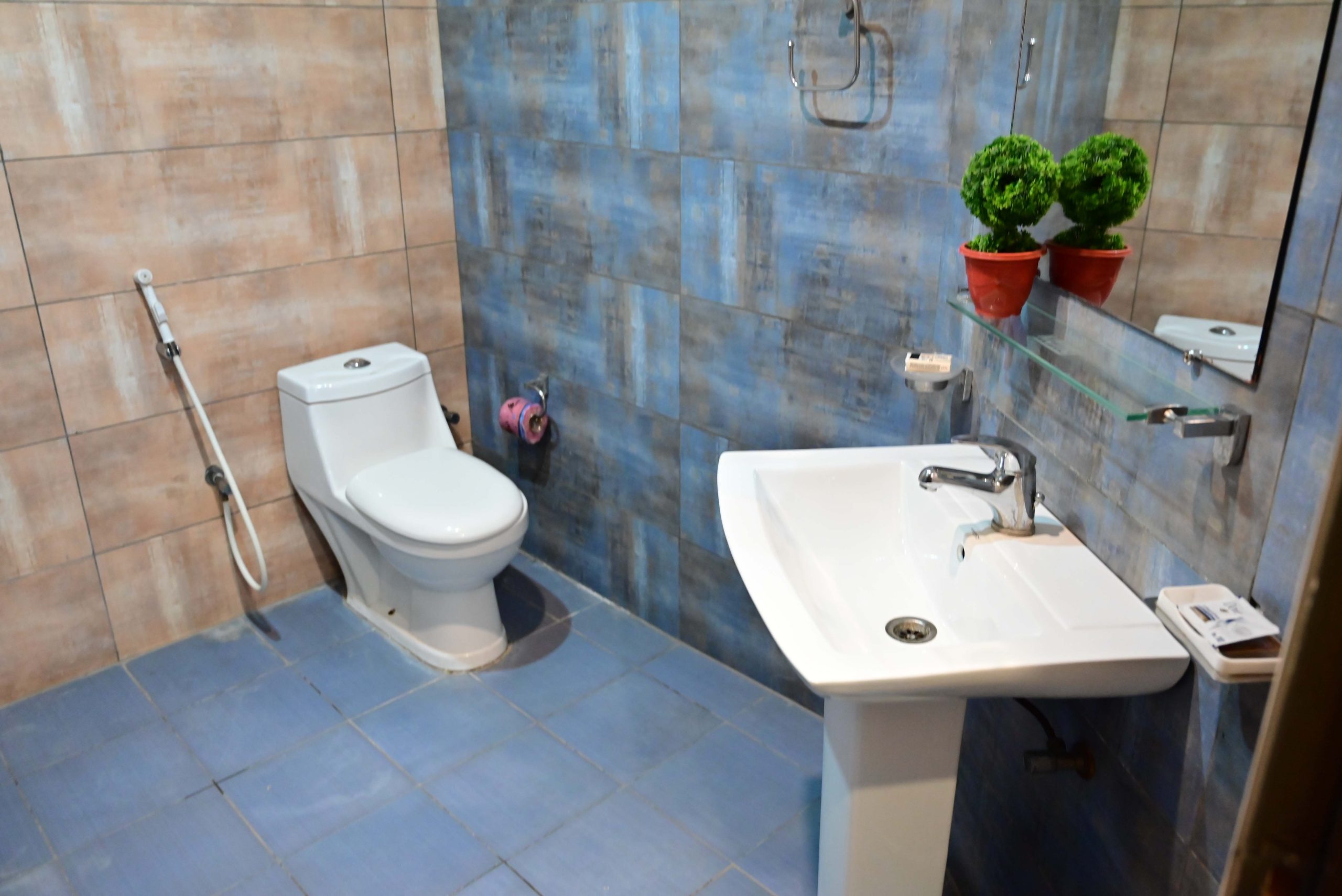 Best hotels in Islamabad | Hotel rooms in Rawalpindi and Islamabad | apartments in Islamabad | apartments in Rawalpindi | apartments on rent in Rawalpindi | apartments in Islamabad | bahria town apartments | Bahria town hotel rooms | rooms on rent | Islamabad Hotels | Raamda Hotel | Serina Hotel | Marriott Hotel | booking.com | Airbnb in Islamabad | Islamabad Bahria town air bnb | Luxurious Landing |Rawalpindi Hotel Rooms